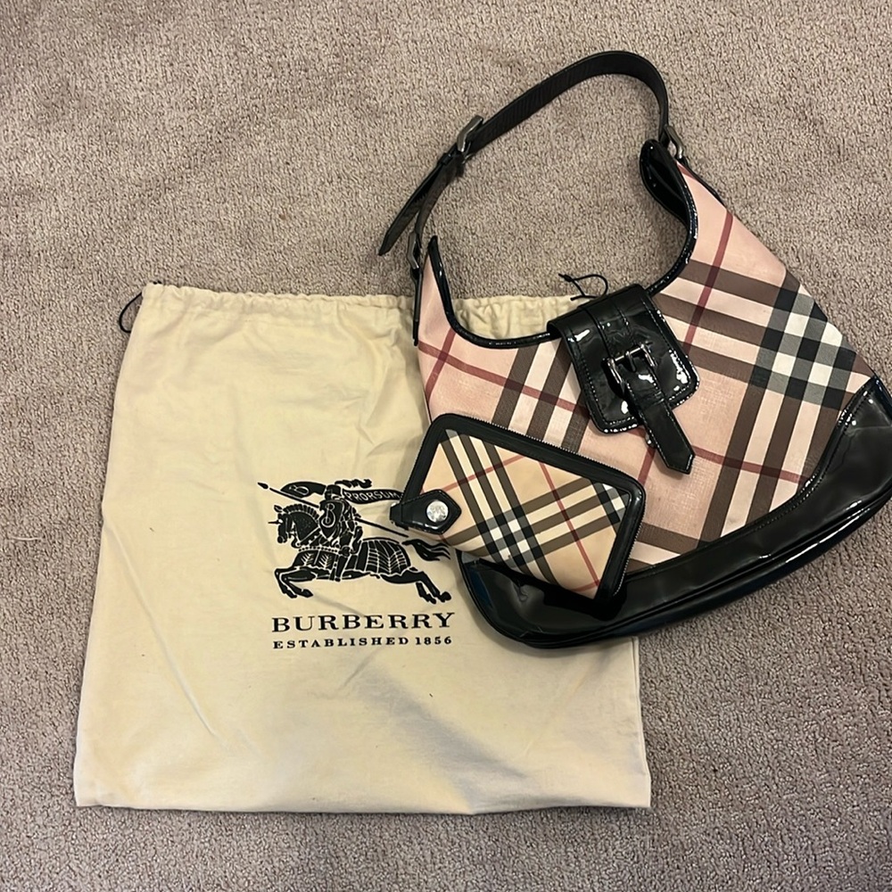 Burberry bag with matching wallet. Classic plaid iconic Burberry print. Leather.